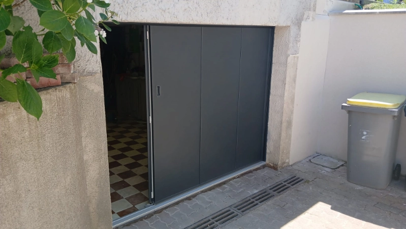 Porte garage latérale